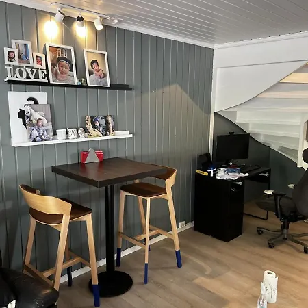 Loftroom In Townhouse Oslo 1 Singel Bed 1 Double Bed Habitación en casa particular *