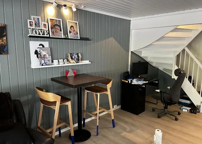 Loftroom In Townhouse Oslo 1 Singel Bed 1 Double Bed 홈스테이 *